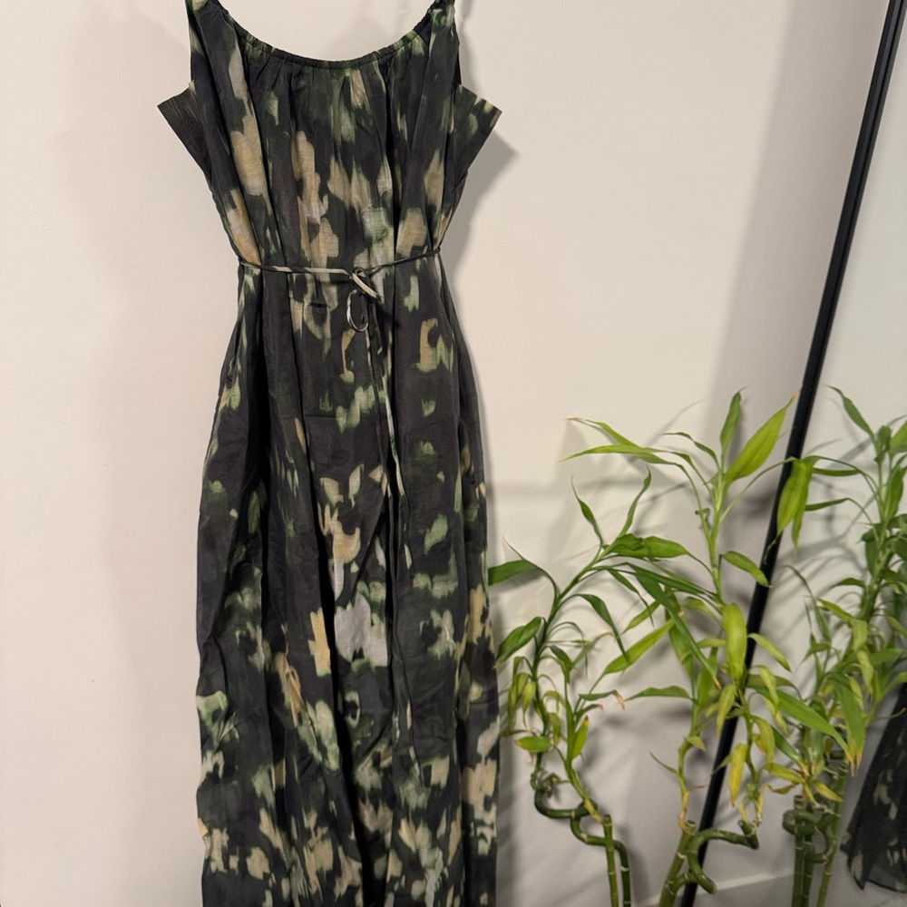 Banana Republic Women's Dress Size Small (Never worn)